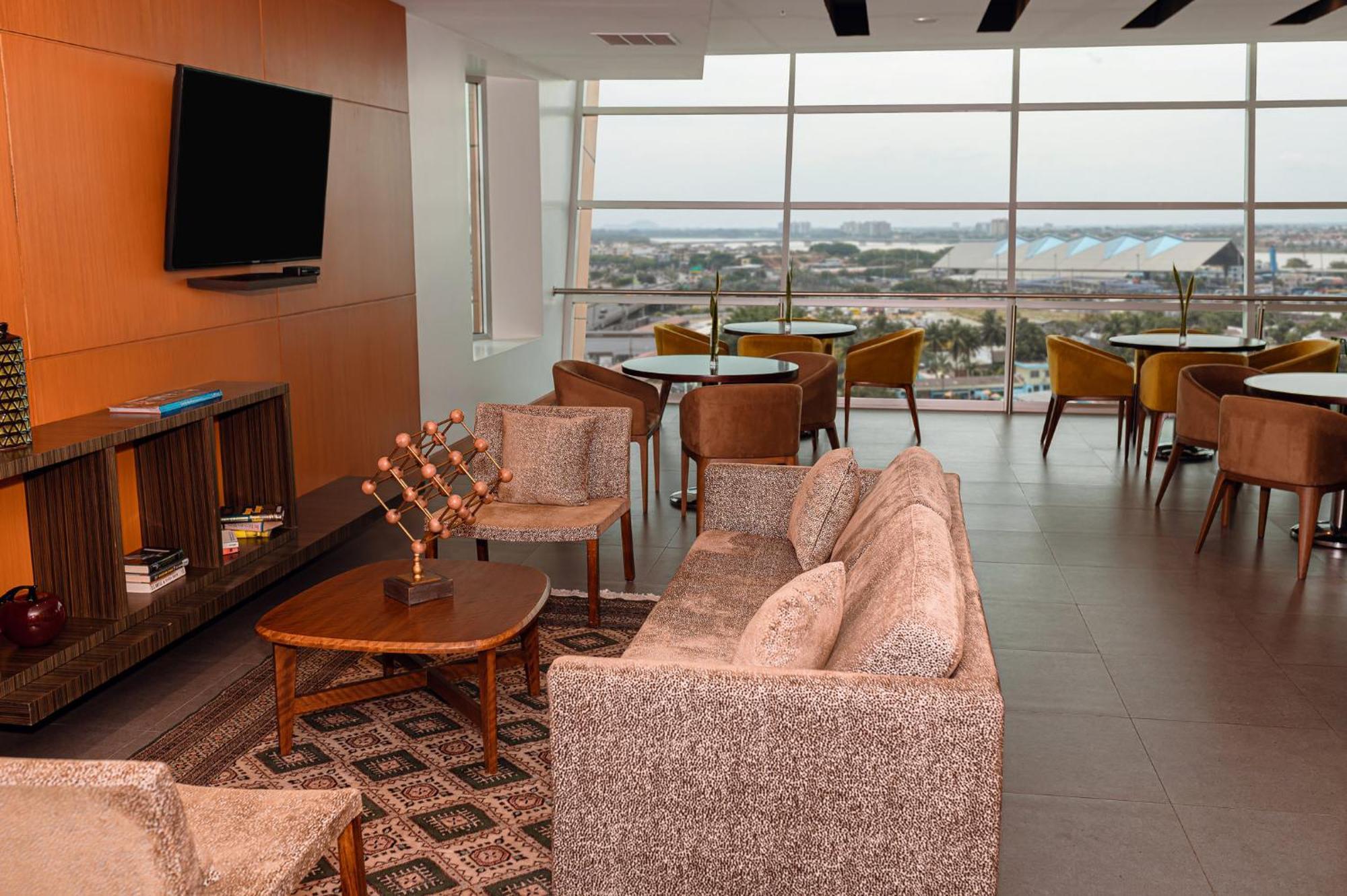 Holiday Inn Guayaquil Airport By Ihg Εξωτερικό φωτογραφία VIP Lounge at the airport