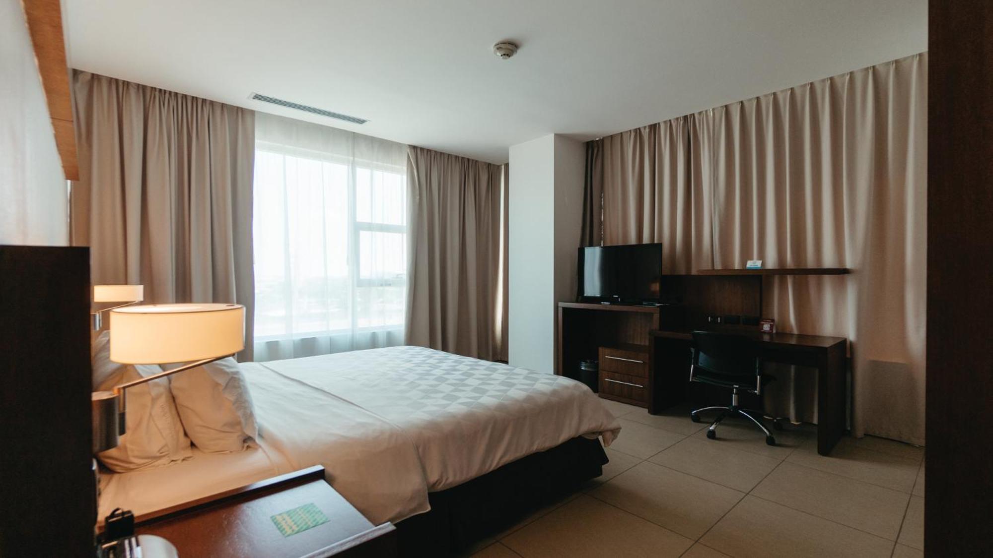 Holiday Inn Guayaquil Airport By Ihg Εξωτερικό φωτογραφία A bedroom at the Residence Inn