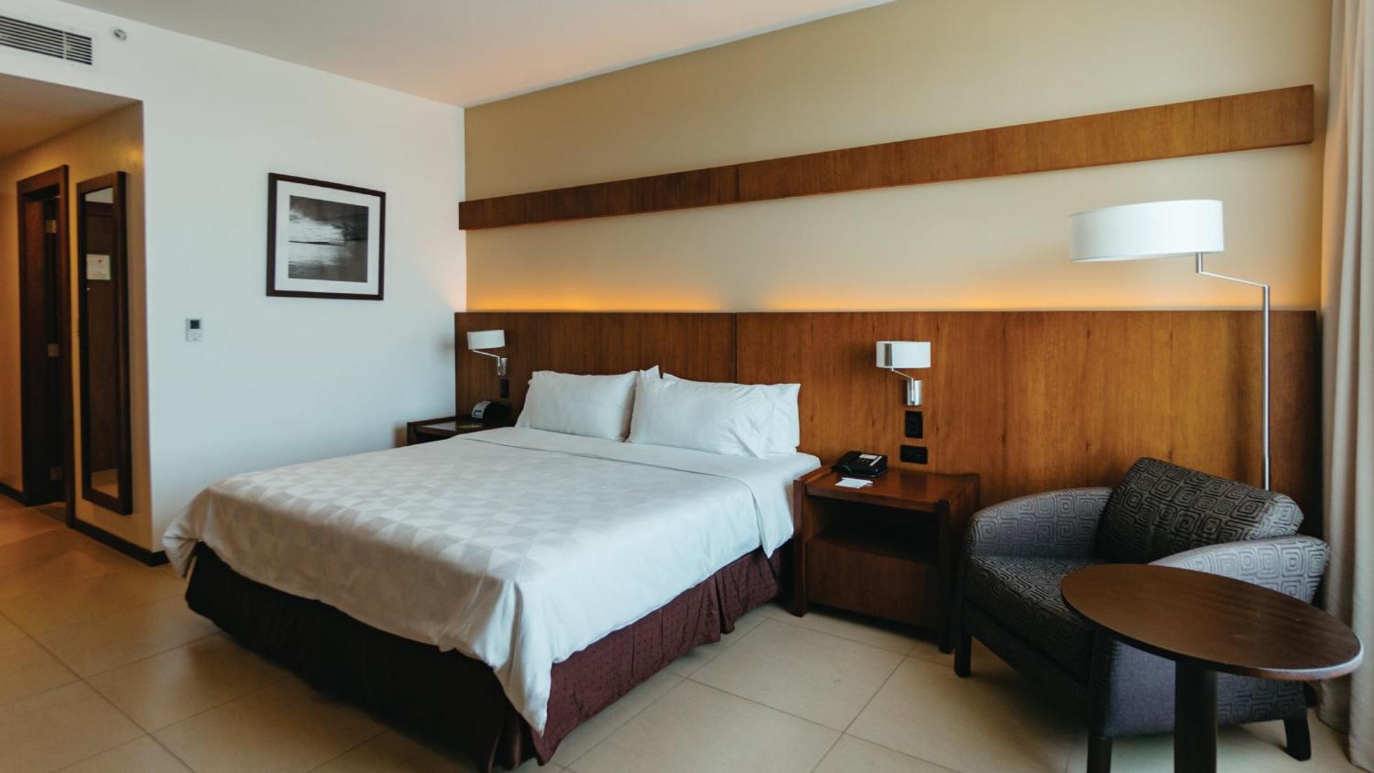 Holiday Inn Guayaquil Airport By Ihg Εξωτερικό φωτογραφία A room at the hotel