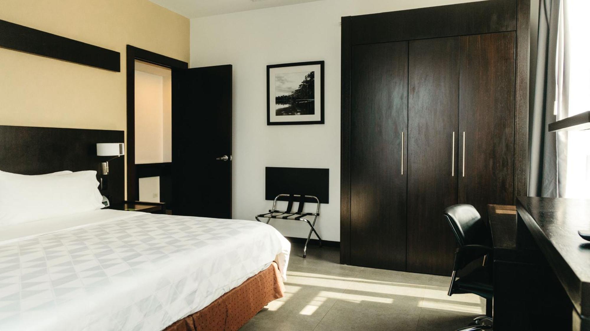 Holiday Inn Guayaquil Airport By Ihg Εξωτερικό φωτογραφία A room at the hotel