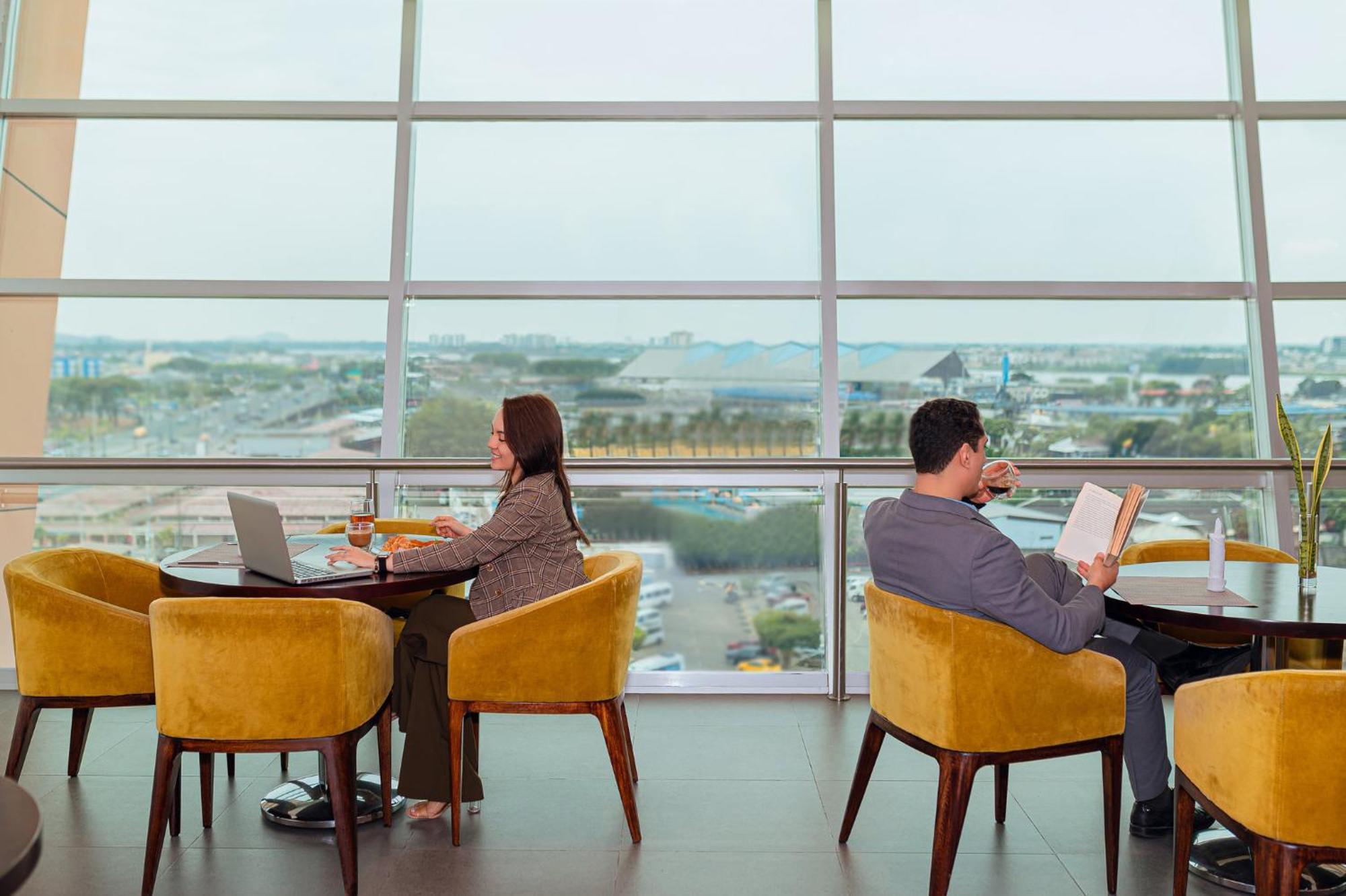 Holiday Inn Guayaquil Airport By Ihg Εξωτερικό φωτογραφία The lounge at the airport