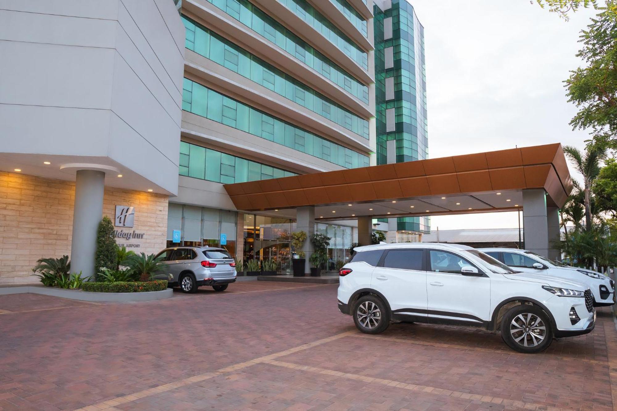 Holiday Inn Guayaquil Airport By Ihg Εξωτερικό φωτογραφία The hotel's entrance