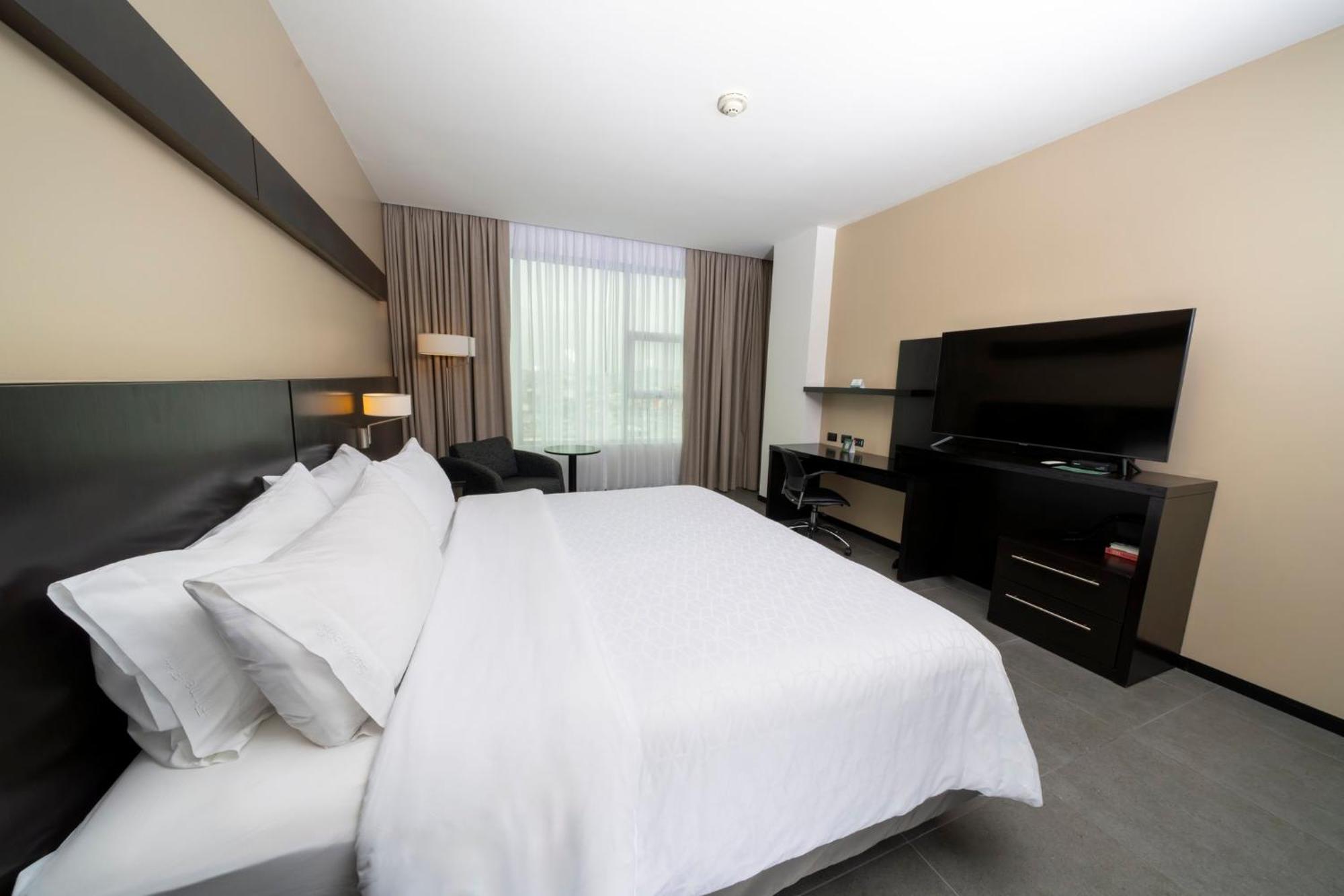 Holiday Inn Guayaquil Airport By Ihg Εξωτερικό φωτογραφία A room at the hotel